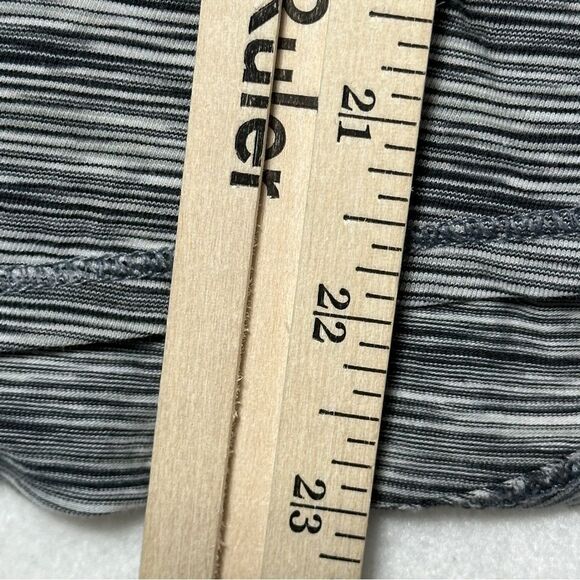 Lululemon Yogi Everyday Tank EST SIZE 8 NO SIZE TAG Black White Athletic‎ Sporty - Picture 6 of 7